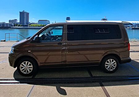 VW T5 Multivan Volkswagen Multivan Kurz Comfortline
