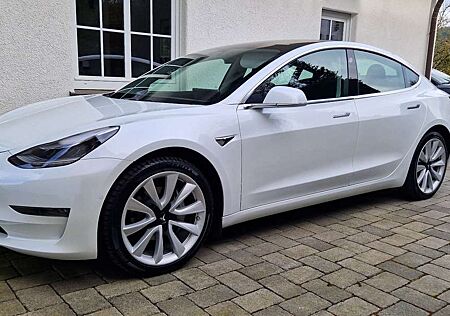 Tesla Model 3 Langstreckenbatt. Allradantrieb Dual Motor