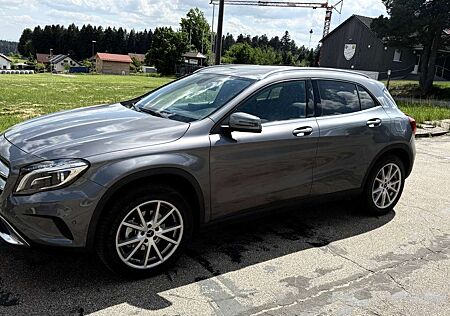 Mercedes-Benz GLA 200 7G-DCT AMG Line