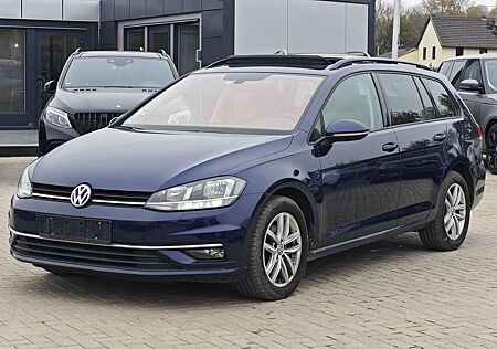 VW Golf Volkswagen Comfortline ACC Navi+ BLIS Pano Winter