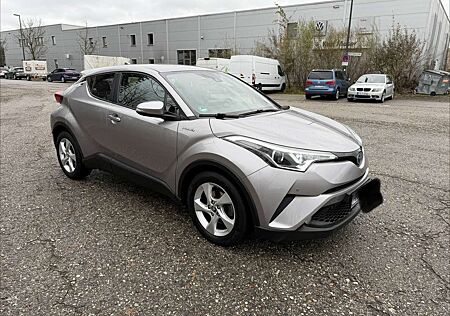 Toyota C-HR Hybrid In sehr gutem Zustand