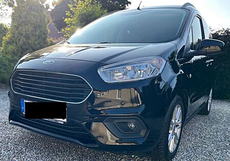 Ford Tourneo Courier 1.0 EcoBoost Titanium