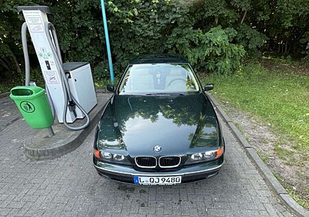 BMW 523i 523