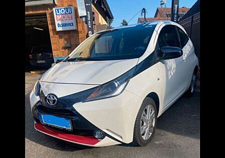 Toyota Aygo x-play