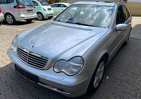 Mercedes-Benz C 240 (203.061) KLIMAAUTOM./NAVI/SD/AHK