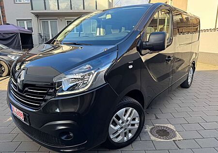 Renault Trafic L1H1 SpaceClass*1-Hand*AHK*8xSitzer*Navi*