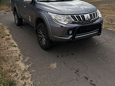 Mitsubishi L200 Pick Up 4x4 S&S Club Cab 2.4 4WD AHK Kamera Klima