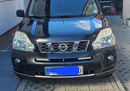 Nissan X-Trail 2.5 4x4 CVT-Automatik LE