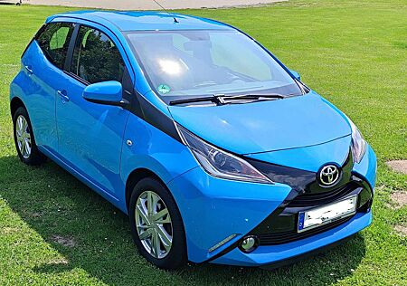 Toyota Aygo x-play touch