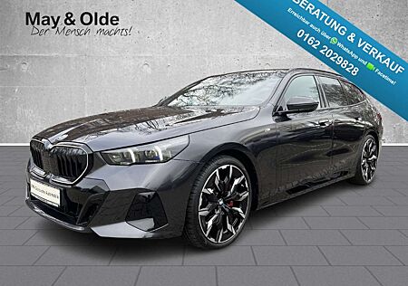 BMW 520 i M Sport Pro Iconic Glow HUD AHK Pano B&W ACC