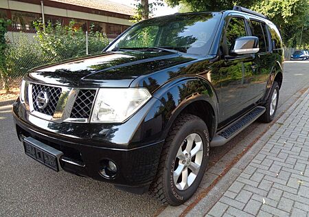 Nissan Pathfinder 2.5 dCi /7-Sitze/Autom/TÜV 07/28
