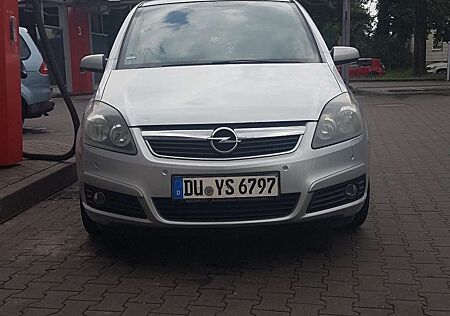 Opel Zafira 2.2 Automatik Edition