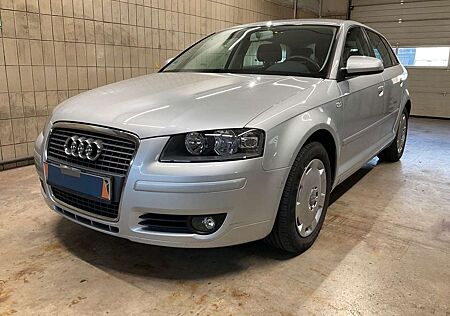 Audi A3 Sportback 1.6 75kW/102PS Sitzheizung TÜV NEU