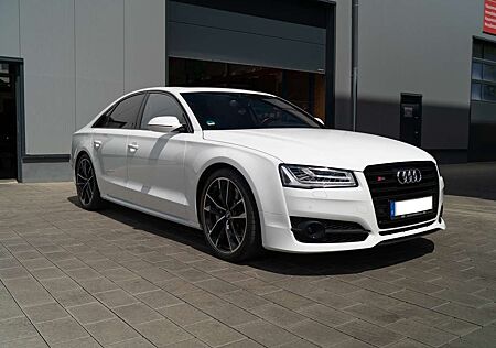Audi S8 Plus