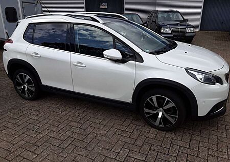 Peugeot 2008 Allure Leder Navi Panorama Kamera