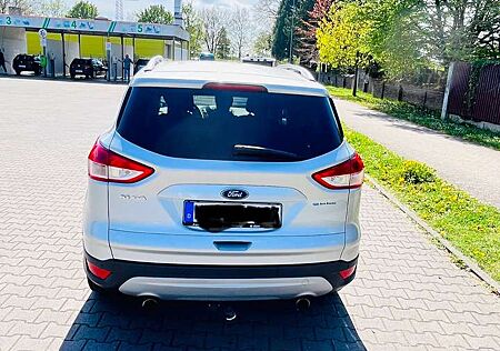 Ford Kuga 1.5 EcoBoost 2x4 Titanium