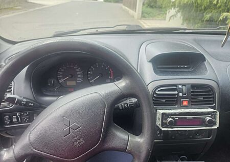 Mitsubishi Carisma 1600 Classic