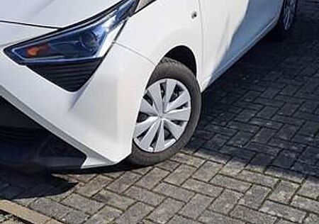 Toyota Aygo x-business