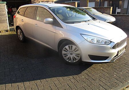 Ford Focus Turnier Diesel Turnier 1.5 TDCi DPF Start-St