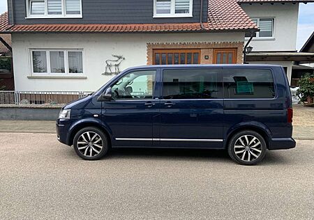 VW T5 Multivan Volkswagen Multivan DSG 4MOTION BMT Highline