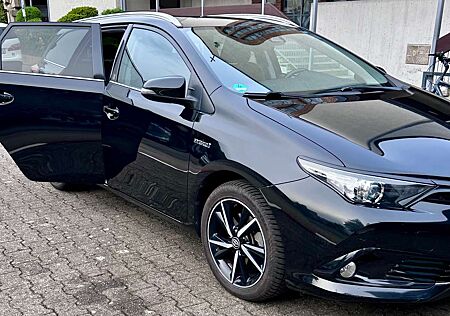 Toyota Auris 1.8 VVT-i Hybrid Automatik Touring Sports Team Deutschland