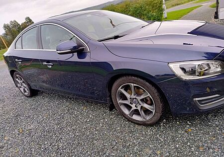 Volvo S60 D2 Powershift Momentum