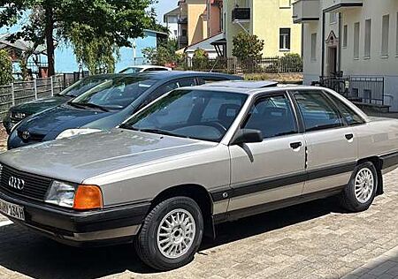 Audi 100