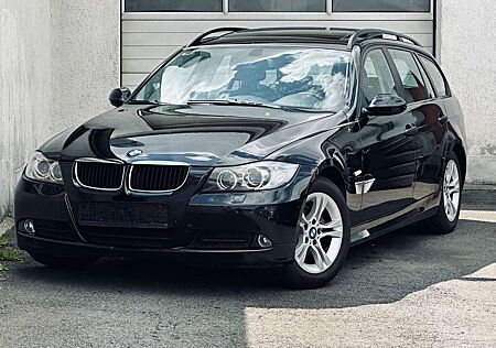 BMW 320 i*XENON*NAVI*PANORAMA*SHZ*PDC*TÜV 04.2026