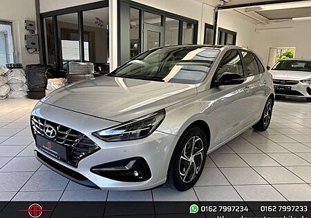 Hyundai i30 Intro Edition 1.5 *LED*Navi*Pano*Kamera