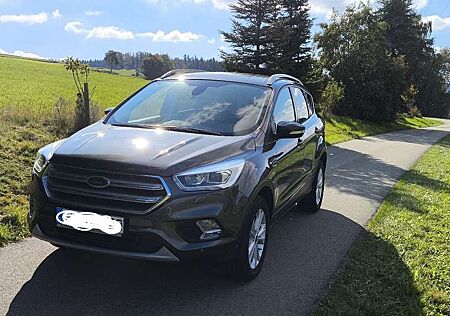 Ford Kuga 1.5 EcoBoost 2x4 Titanium