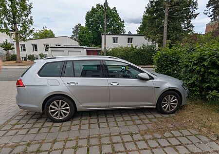VW Golf Variant Volkswagen 1.6 TDI BlueMotion Technology DSG Lou