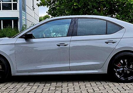Skoda Octavia 2.0 TSI DSG RS (FIRST EDITION)