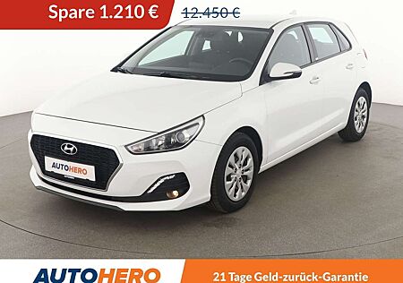 Hyundai i30 gebraucht kaufen Hyundai i30 1.4 YES! *NAVI*CAM*SHZ*KLIMA*