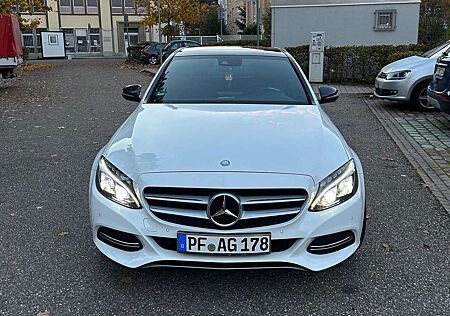 Mercedes-Benz 220