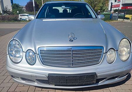 Mercedes-Benz E 220 E -Klasse Lim.CDI, Automatik, Navi, Anhäng