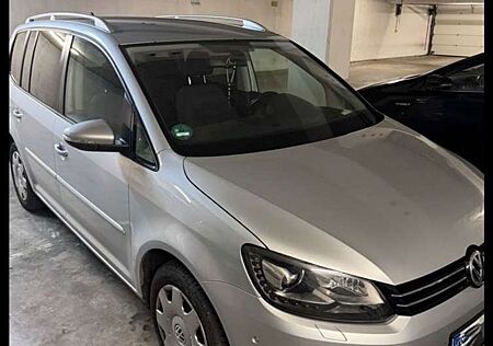 VW Touran Volkswagen Highline