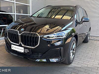 BMW 220 220i A Active Tourer AHK,Autom,DAB,Keyless