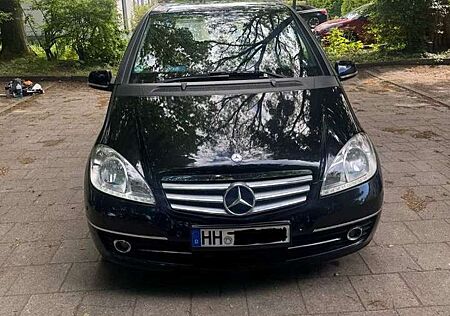 Mercedes-Benz A 180 A-Klasse 5-Türer Autotronic Elegance AMG