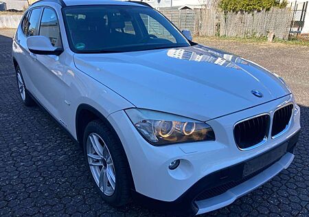 BMW X1 18 d xDrive, Scheckheft, Xenon, 8-fach, AHK