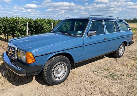 Mercedes-Benz 300 TD Turbo