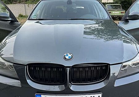 BMW 318i 318 Touring Edition Lifestyle