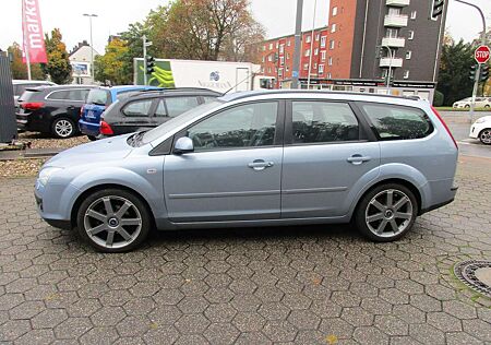 Ford Focus Turnier 1.6 TDCi Titanium Alu 18Zoll TÜV 8.2026