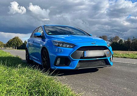 Ford Focus RS - Scheckheft gepflegt - 8x bereift