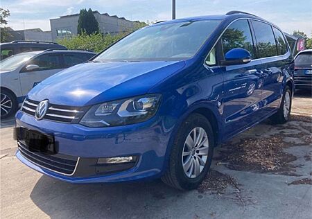 VW Sharan Volkswagen 2.0TDI 7Sitze NAVI XENON RFK BSpot GARANTIE