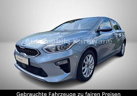 Kia Cee'd Ceed / 1.6 CRDi Vision*Navi*R-CAM*1.HAND*