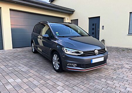 VW Touran Volkswagen 2.0 TDI DSG Highline LED, ACC, AHK, Pano, StHz