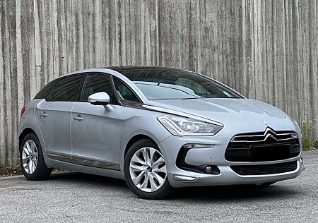 Citroën DS5 Citroen e-HDi 110 EGS6 Chic