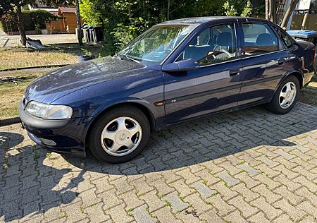 Opel Vectra 1.6 CD