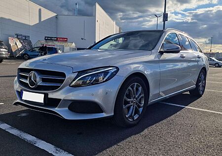 Mercedes-Benz C 250 4Matic 9G-TRONIC Avan HUD Pano. Luftfederung