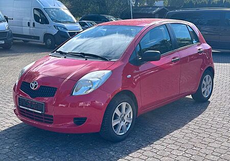 Toyota Yaris Cool 8-fach bereift